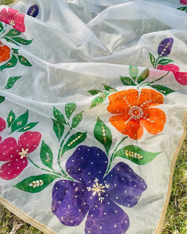 Handmade Painted Rashmi White Duppta - Image 4