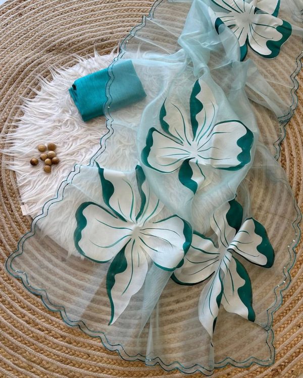 Handmade Painted Rashmi White Flower Pattren Suit