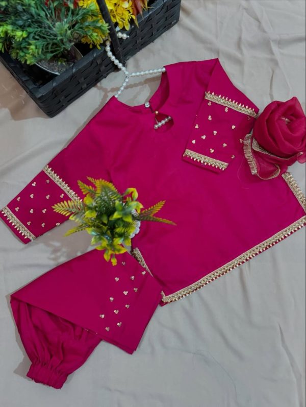 Kids Embroided Lawn Suit - Image 2