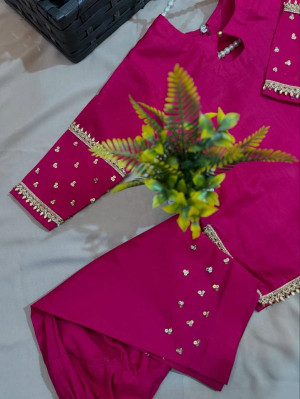 Kids Embroided Lawn Suit - Image 3